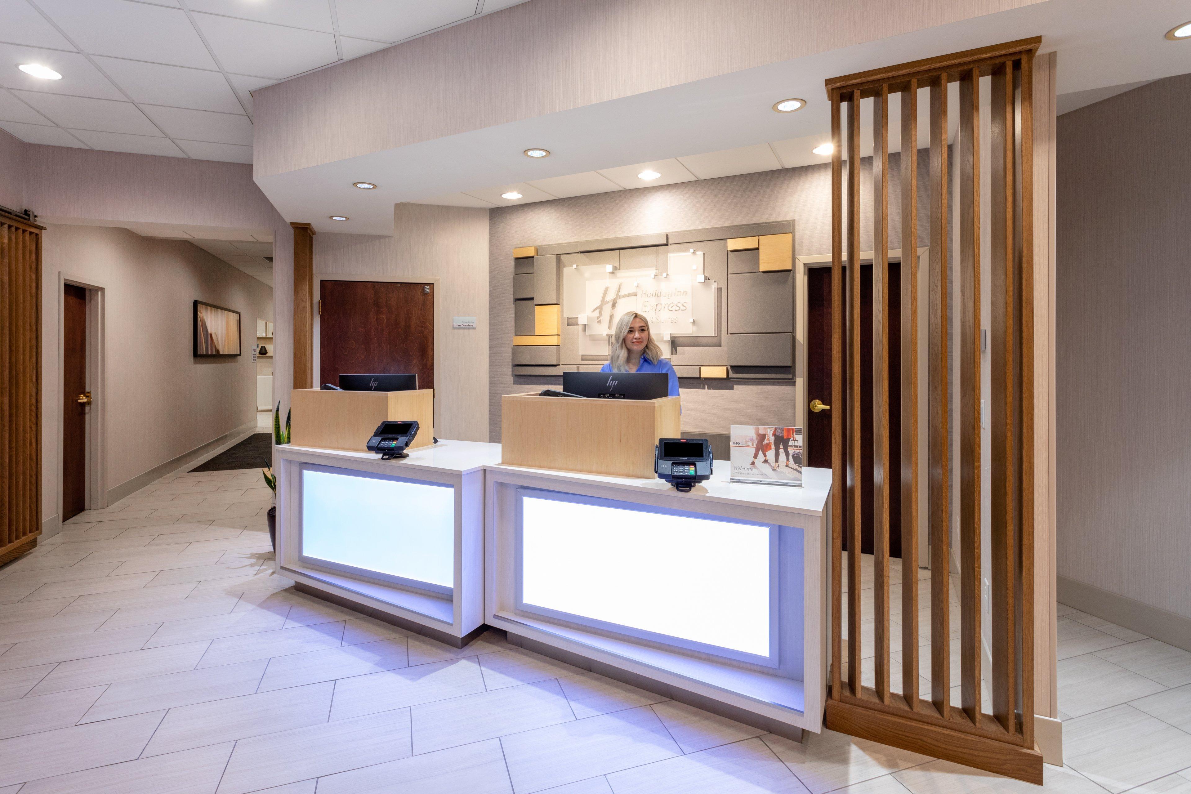 Holiday Inn Express Hotel & Suites Minneapolis-Downtown Convention Center By Ihg Exterior photo