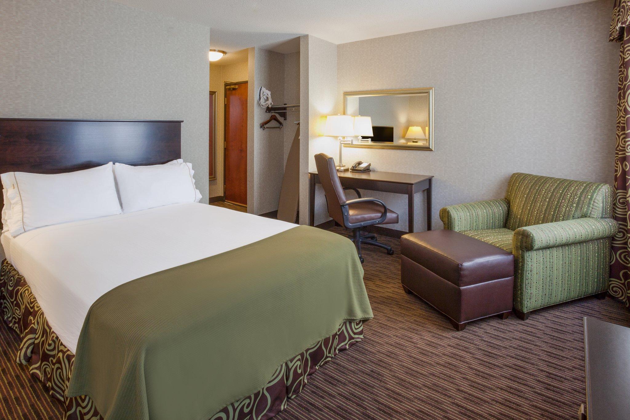 Holiday Inn Express Hotel & Suites Minneapolis-Downtown Convention Center By Ihg Exterior photo