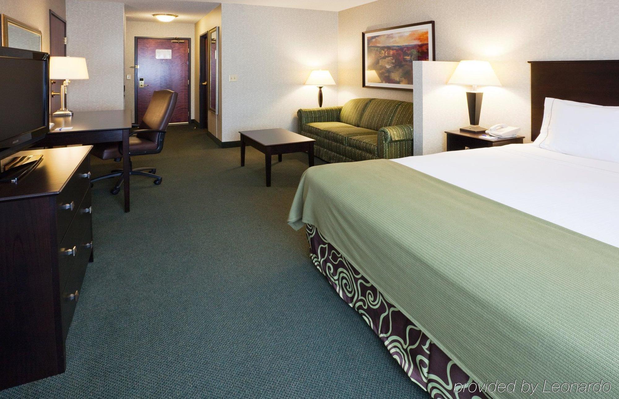 Holiday Inn Express Hotel & Suites Minneapolis-Downtown Convention Center By Ihg Exterior photo