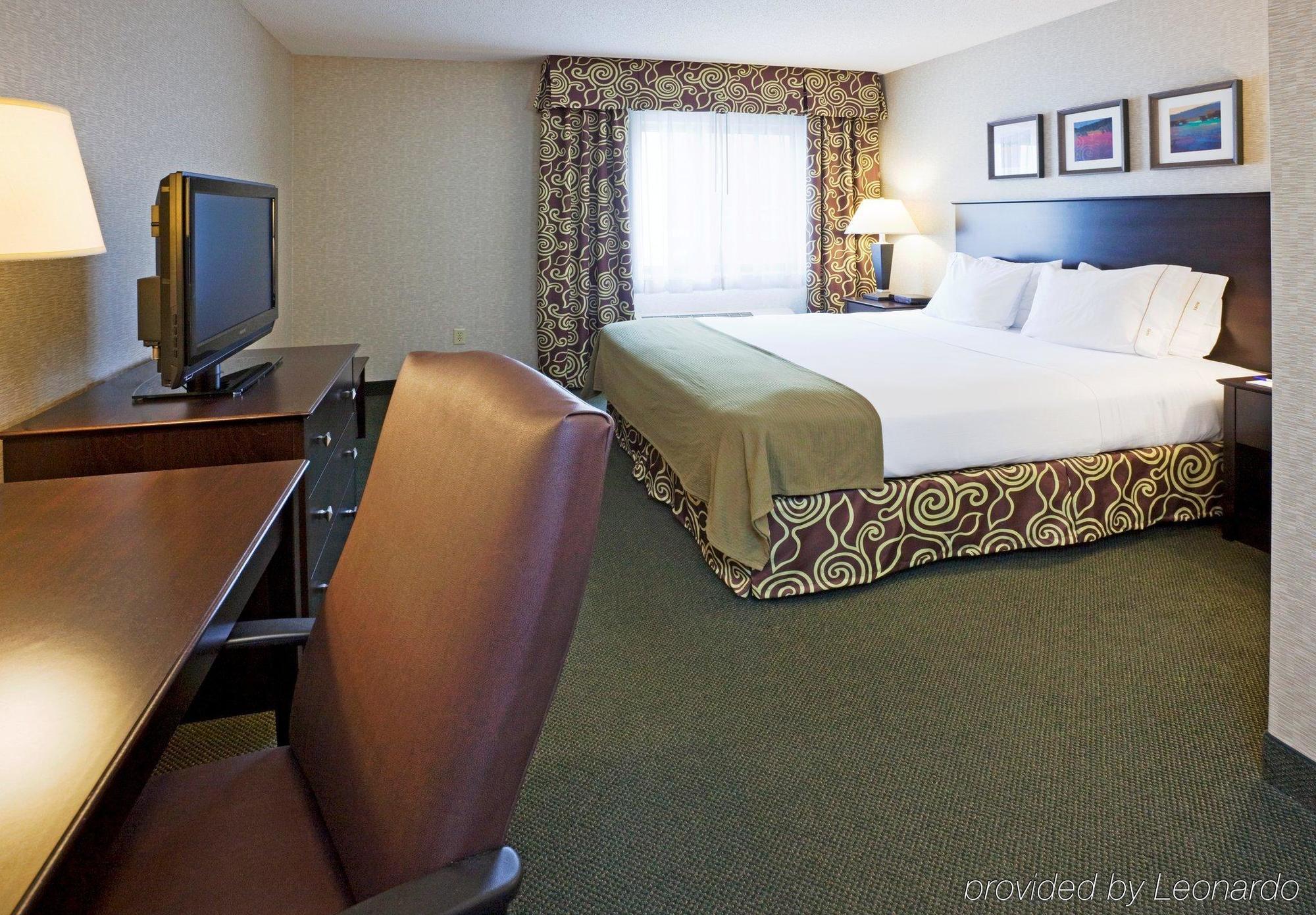 Holiday Inn Express Hotel & Suites Minneapolis-Downtown Convention Center By Ihg Exterior photo