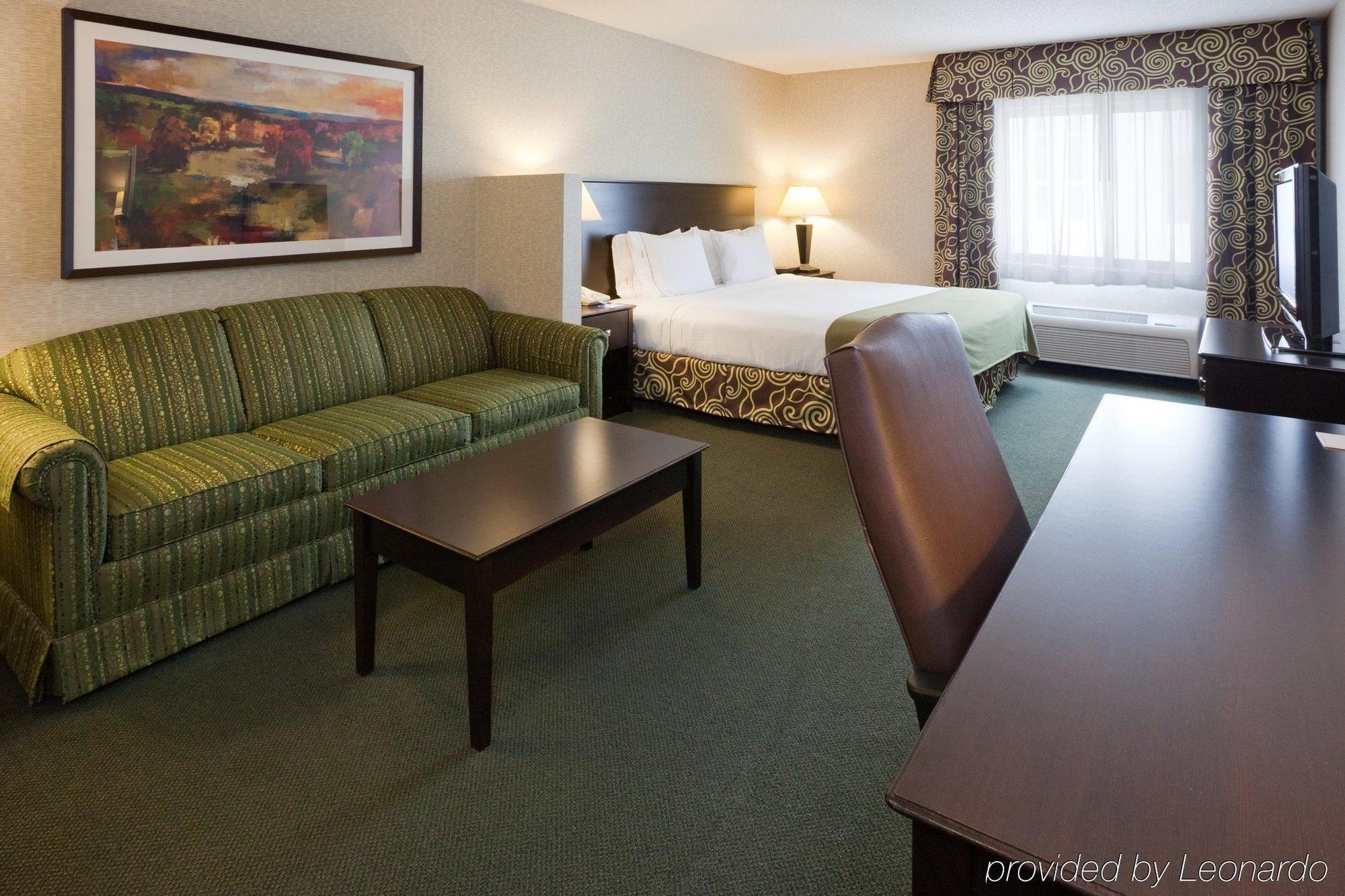 Holiday Inn Express Hotel & Suites Minneapolis-Downtown Convention Center By Ihg Exterior photo