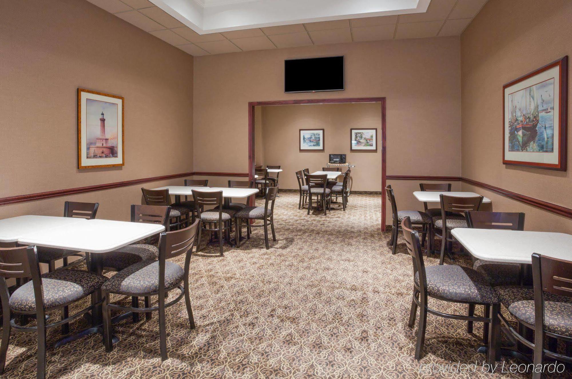 Holiday Inn Express Hotel & Suites Minneapolis-Downtown Convention Center By Ihg Exterior photo