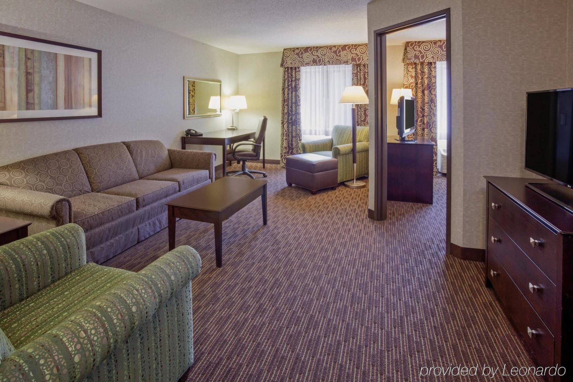 Holiday Inn Express Hotel & Suites Minneapolis-Downtown Convention Center By Ihg Room photo