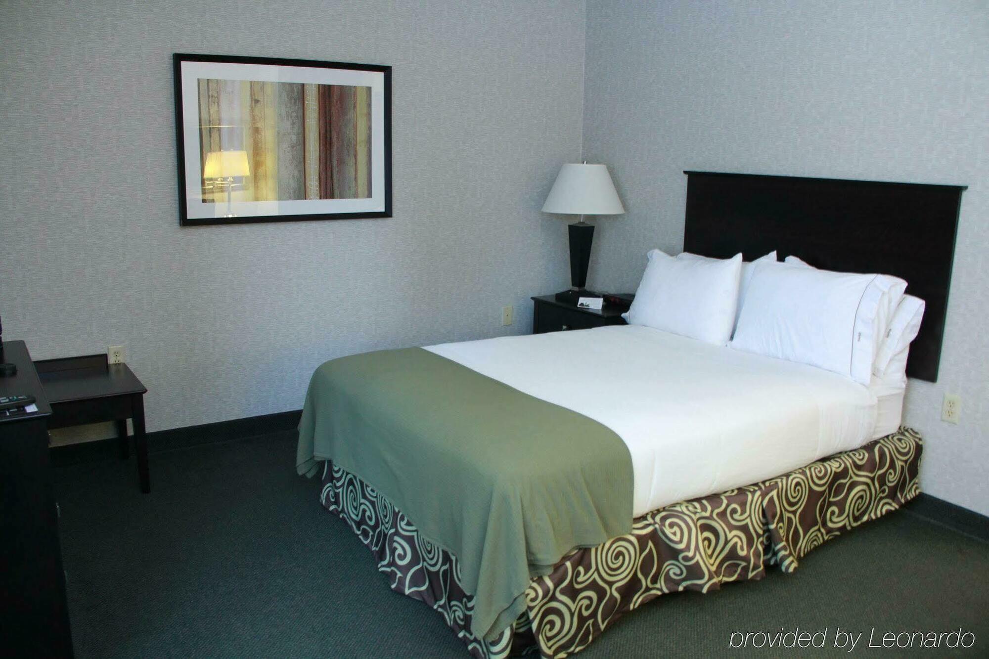 Holiday Inn Express Hotel & Suites Minneapolis-Downtown Convention Center By Ihg Exterior photo